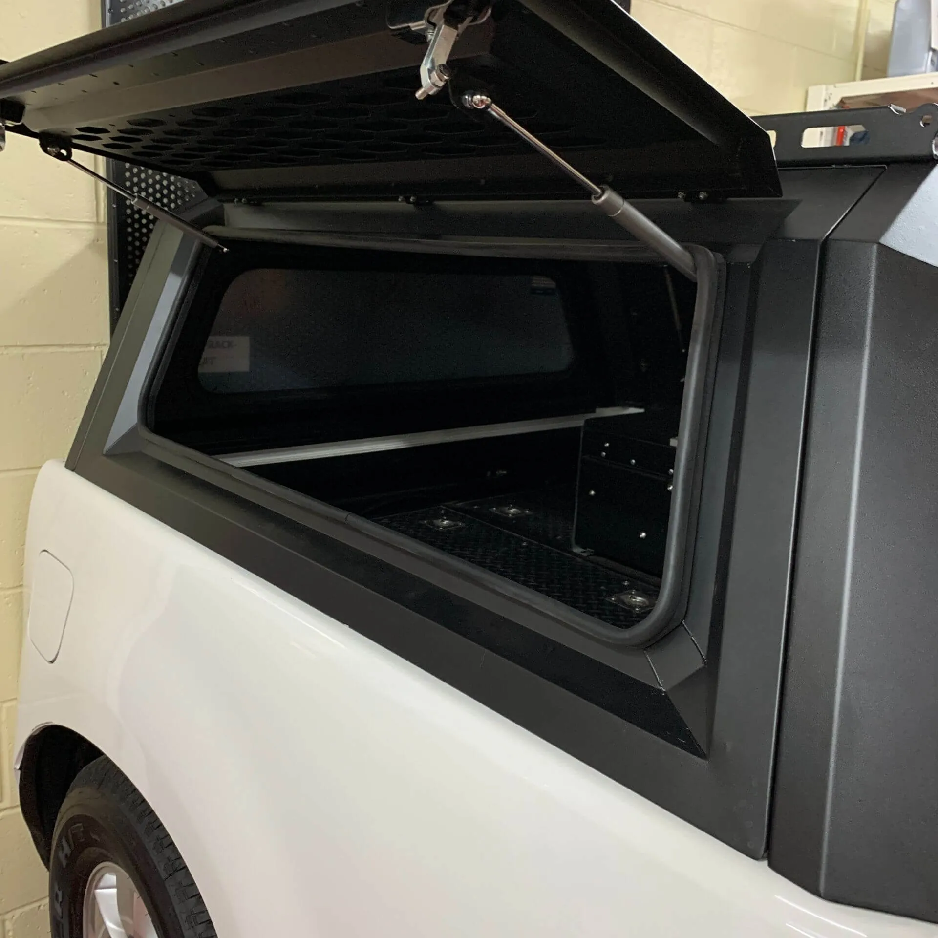 Aluminium Expedition Load Bed Canopy for the Toyota Hilux 2005-2016 Double Cab